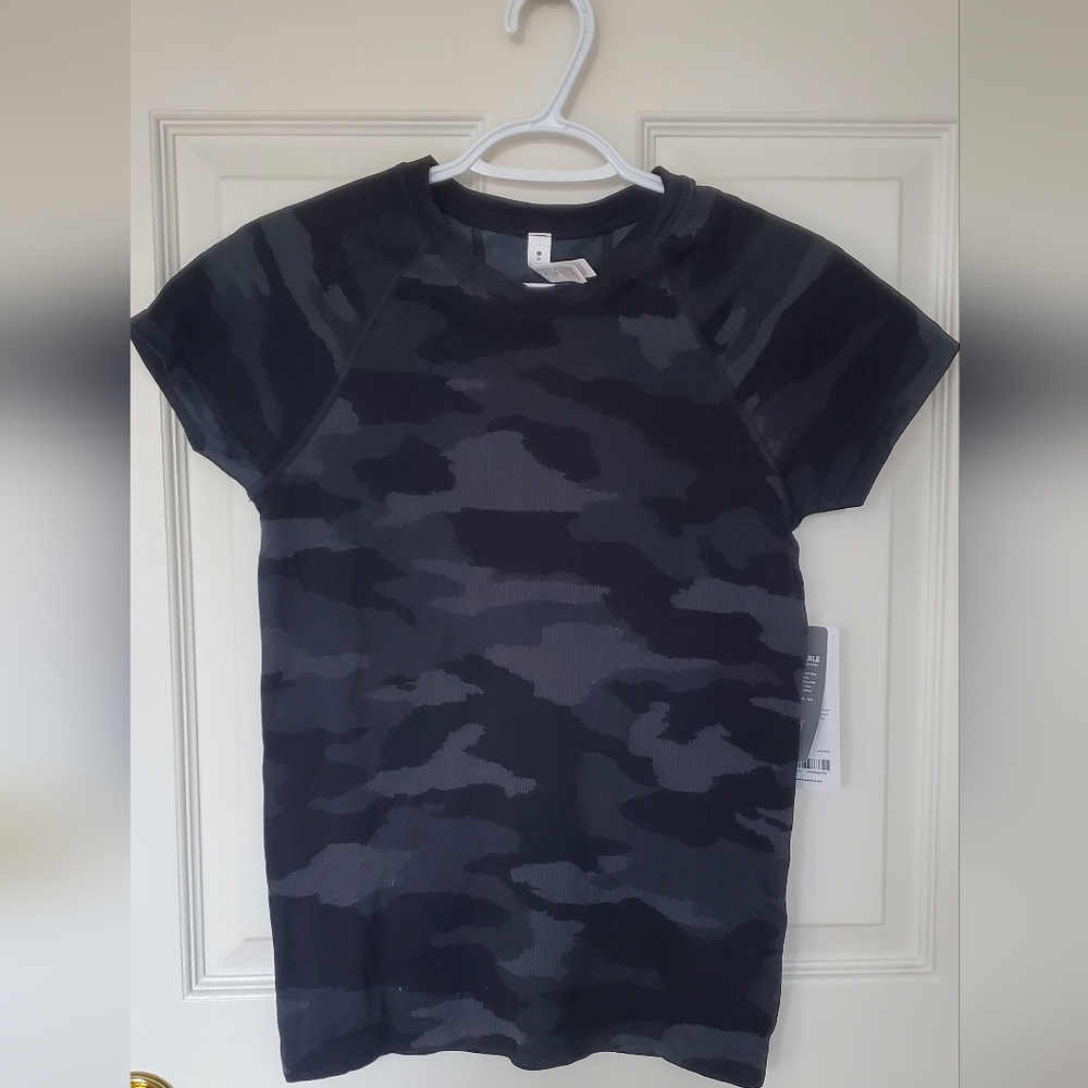 NWT. Athleta, Small, Camo Top